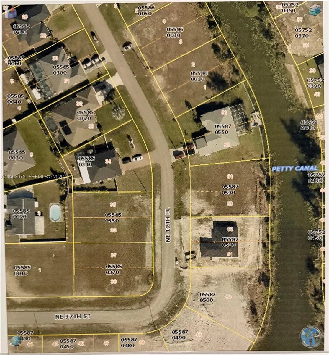 3709 NE 12th Place
