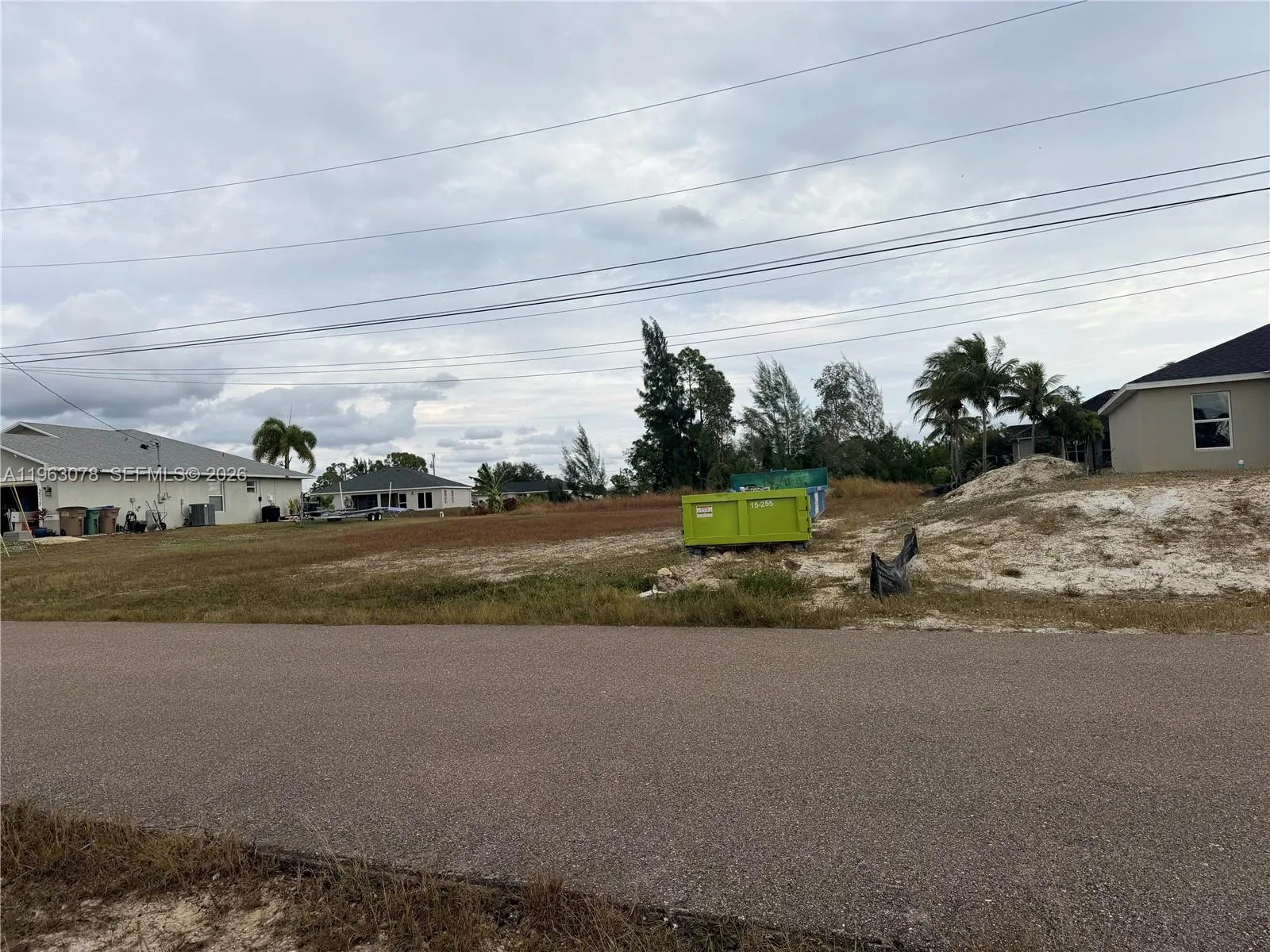 3709 NE 12th Place