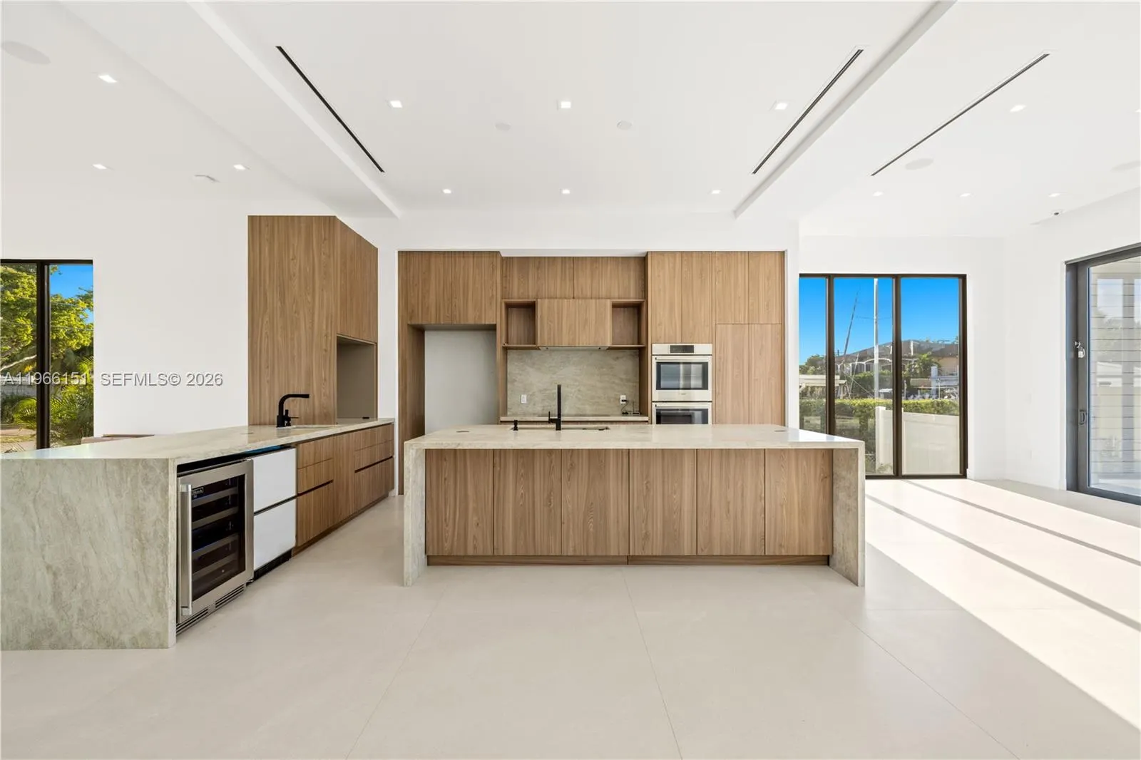 2050 S Hibiscus Drive