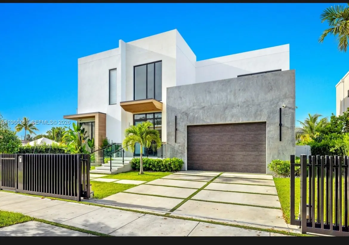 2050 S Hibiscus Drive