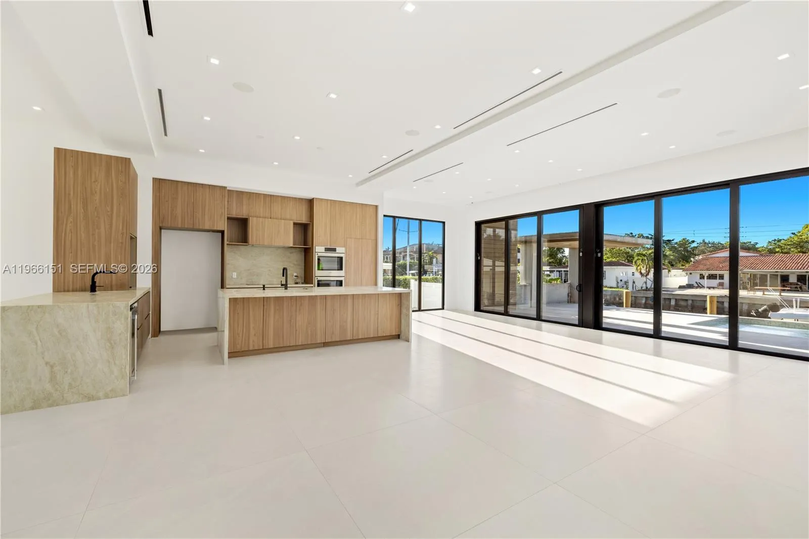 2050 S Hibiscus Drive