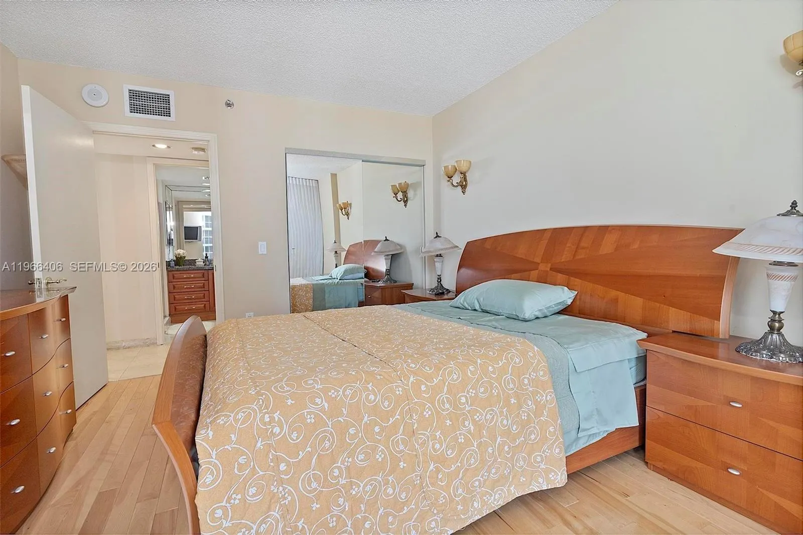 16445 Collins Avenue #2328