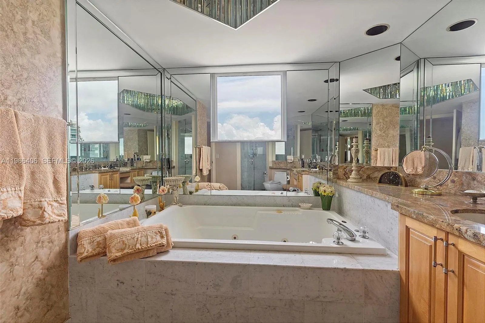 16445 Collins Avenue #2328