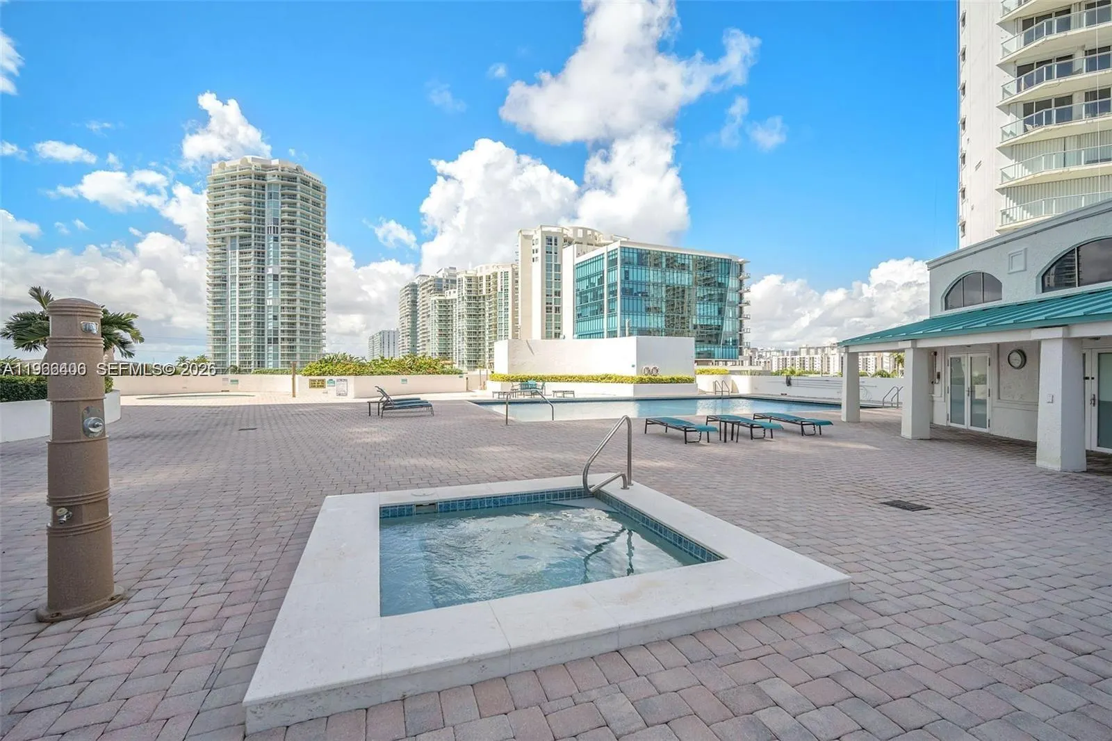 16445 Collins Avenue #2328