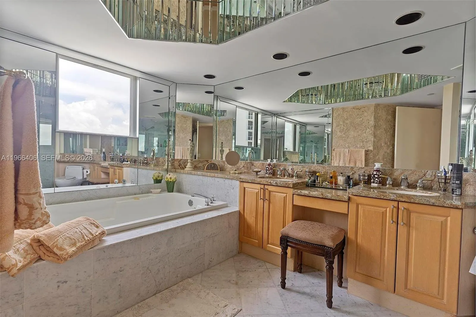 16445 Collins Avenue #2328