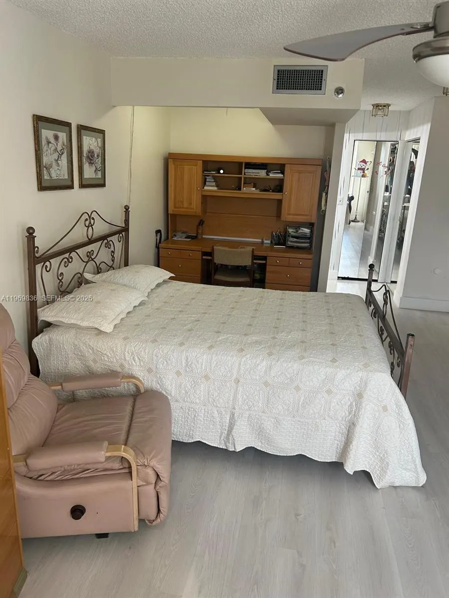 900 Saint Charles Place #316