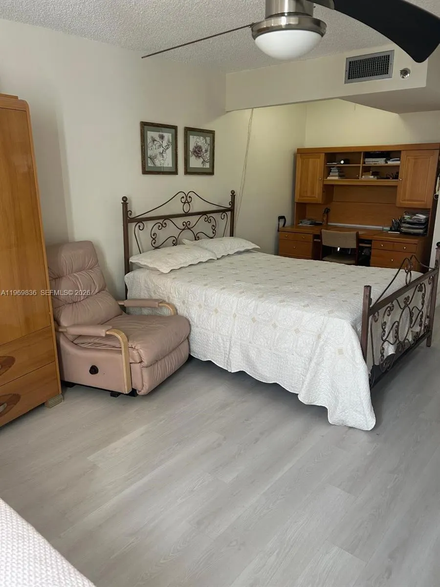900 Saint Charles Place #316