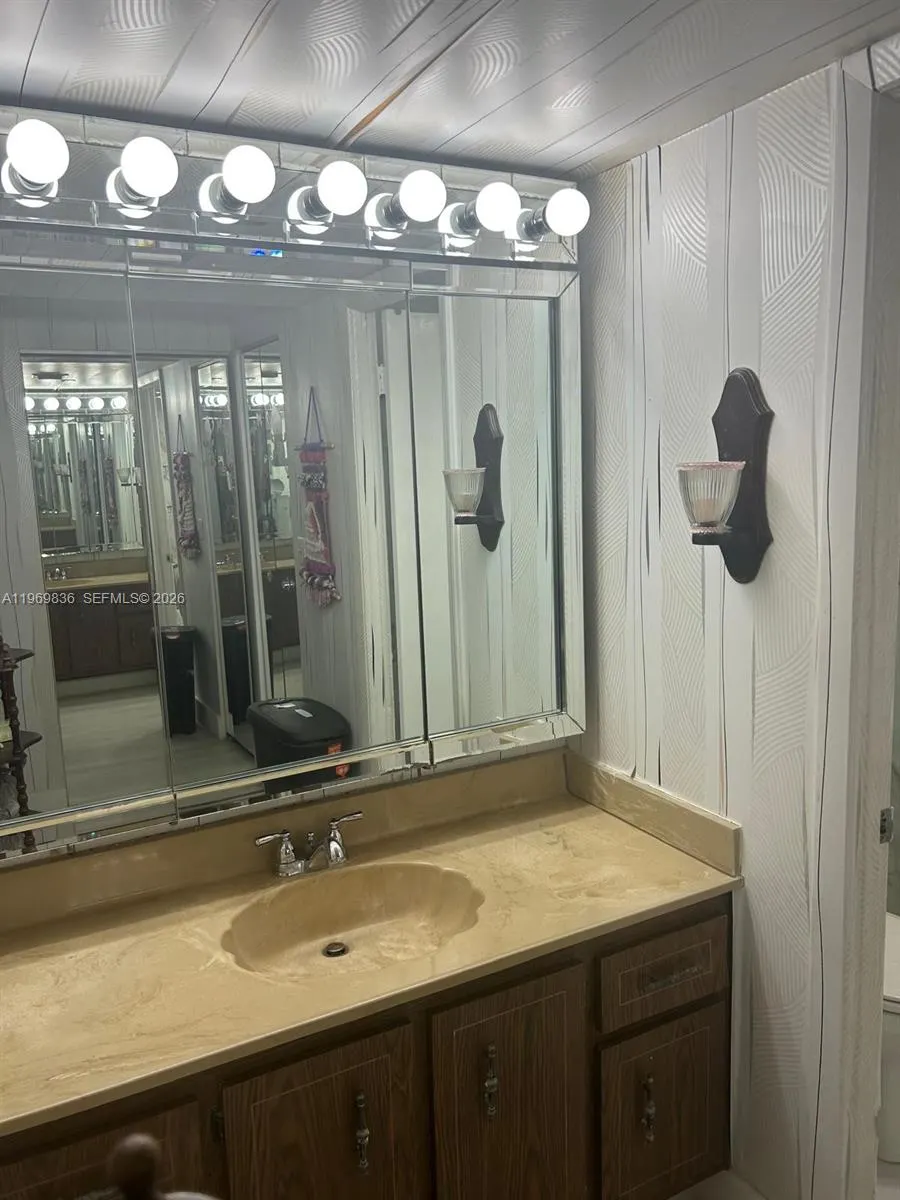 900 Saint Charles Place #316