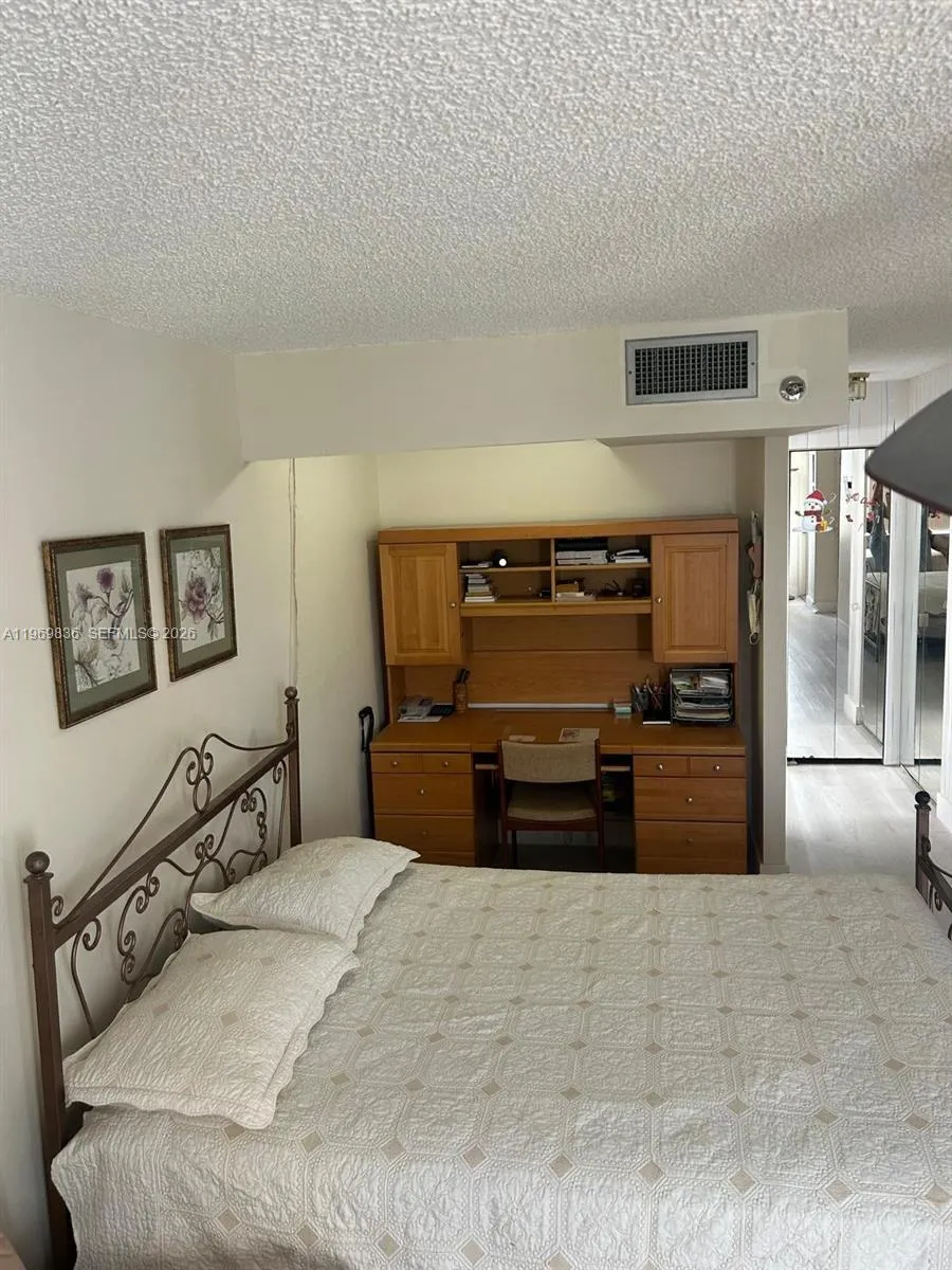 900 Saint Charles Place #316