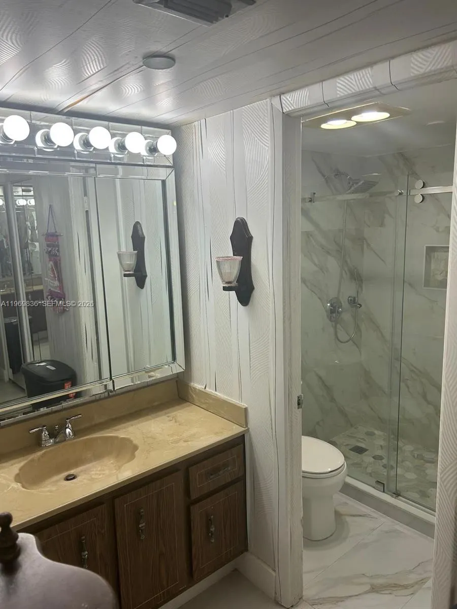 900 Saint Charles Place #316