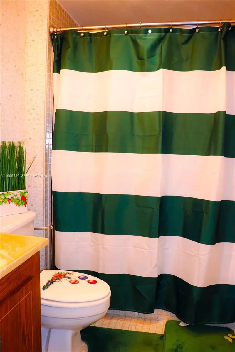 900 Saint Charles Place #316