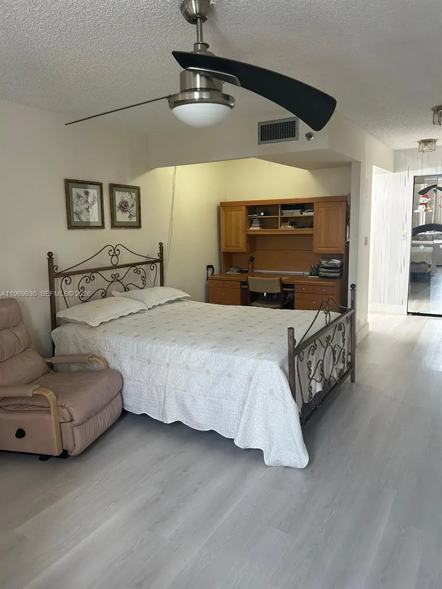 900 Saint Charles Place #316