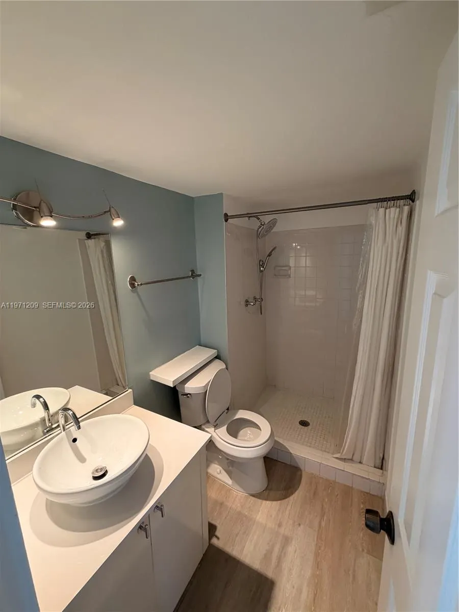 2350 NE 135th Street #503