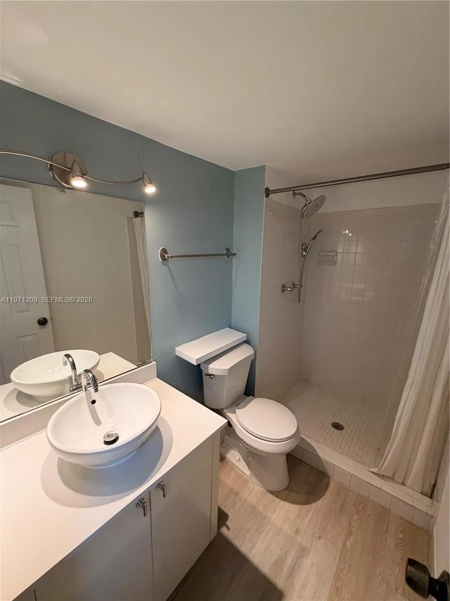 2350 NE 135th Street #503