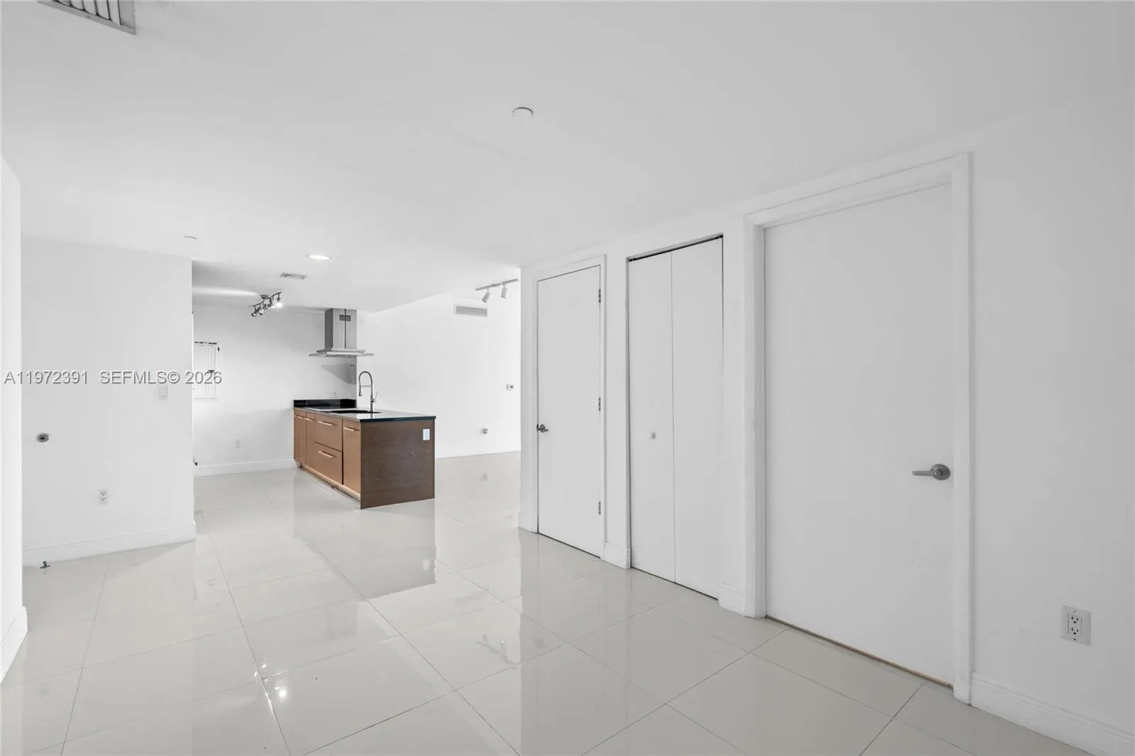 495 Brickell Avenue #4705