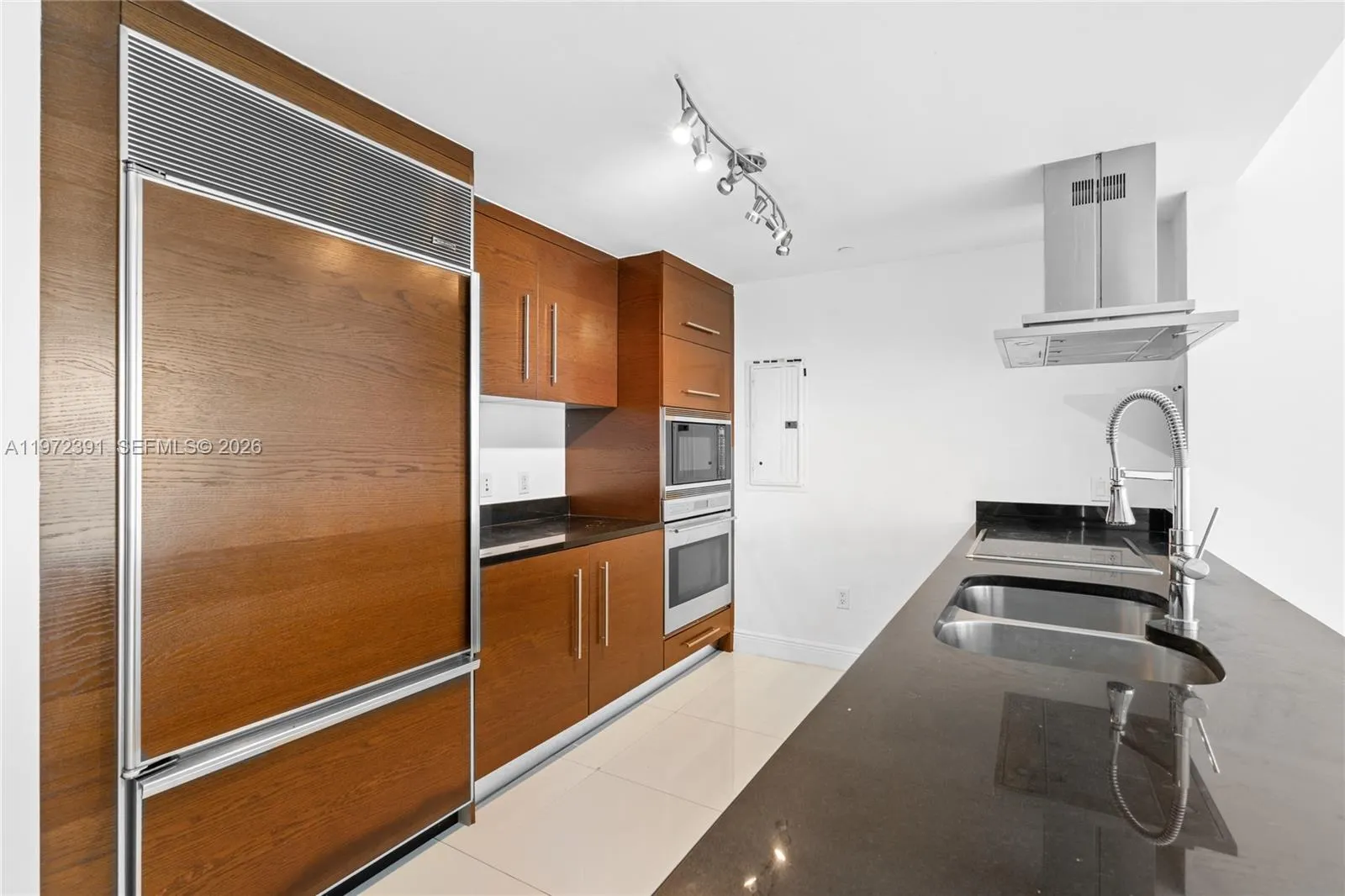 495 Brickell Avenue #4705