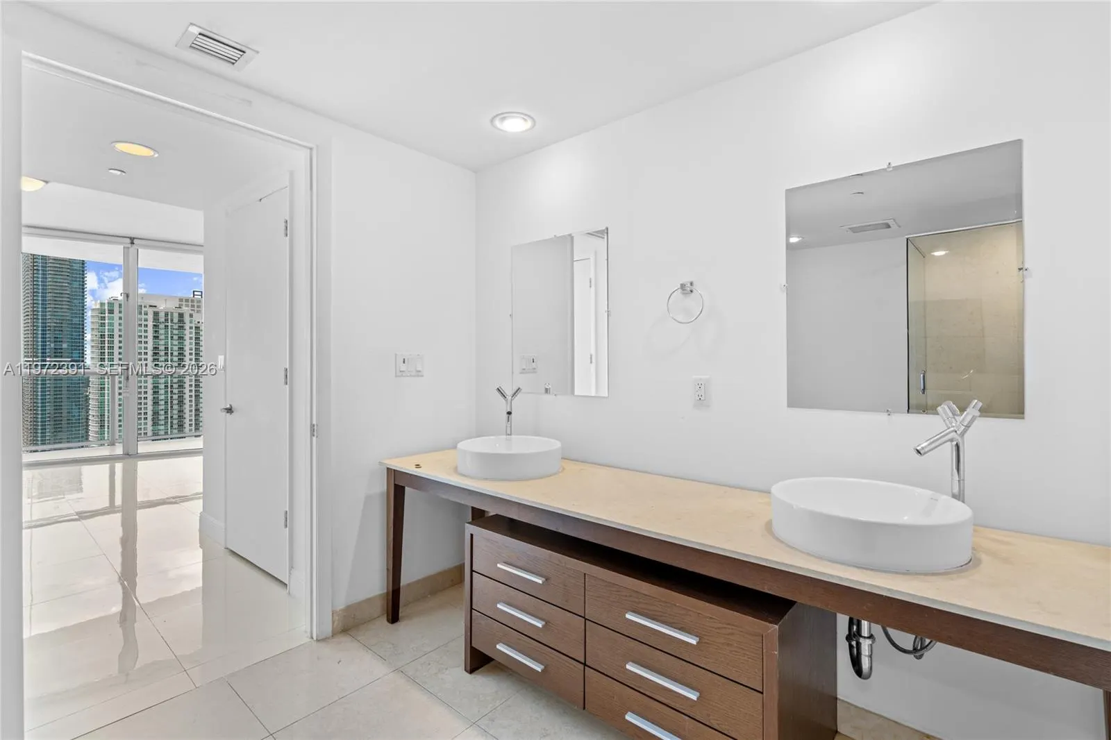 495 Brickell Avenue #4705