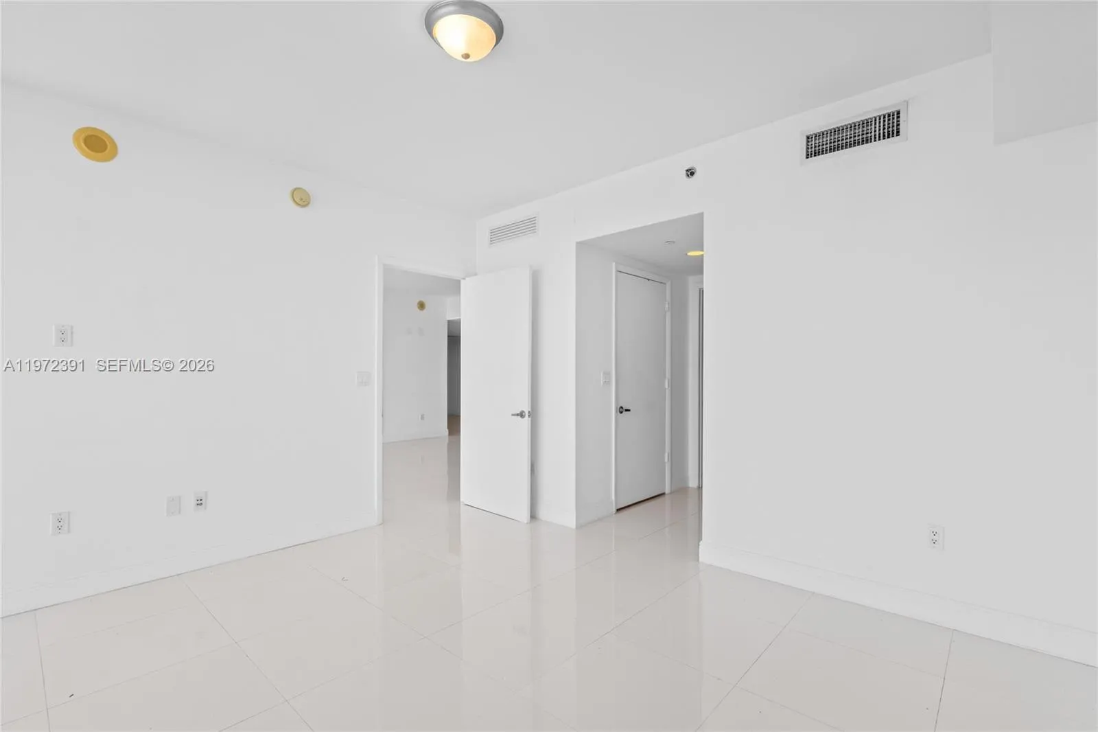 495 Brickell Avenue #4705