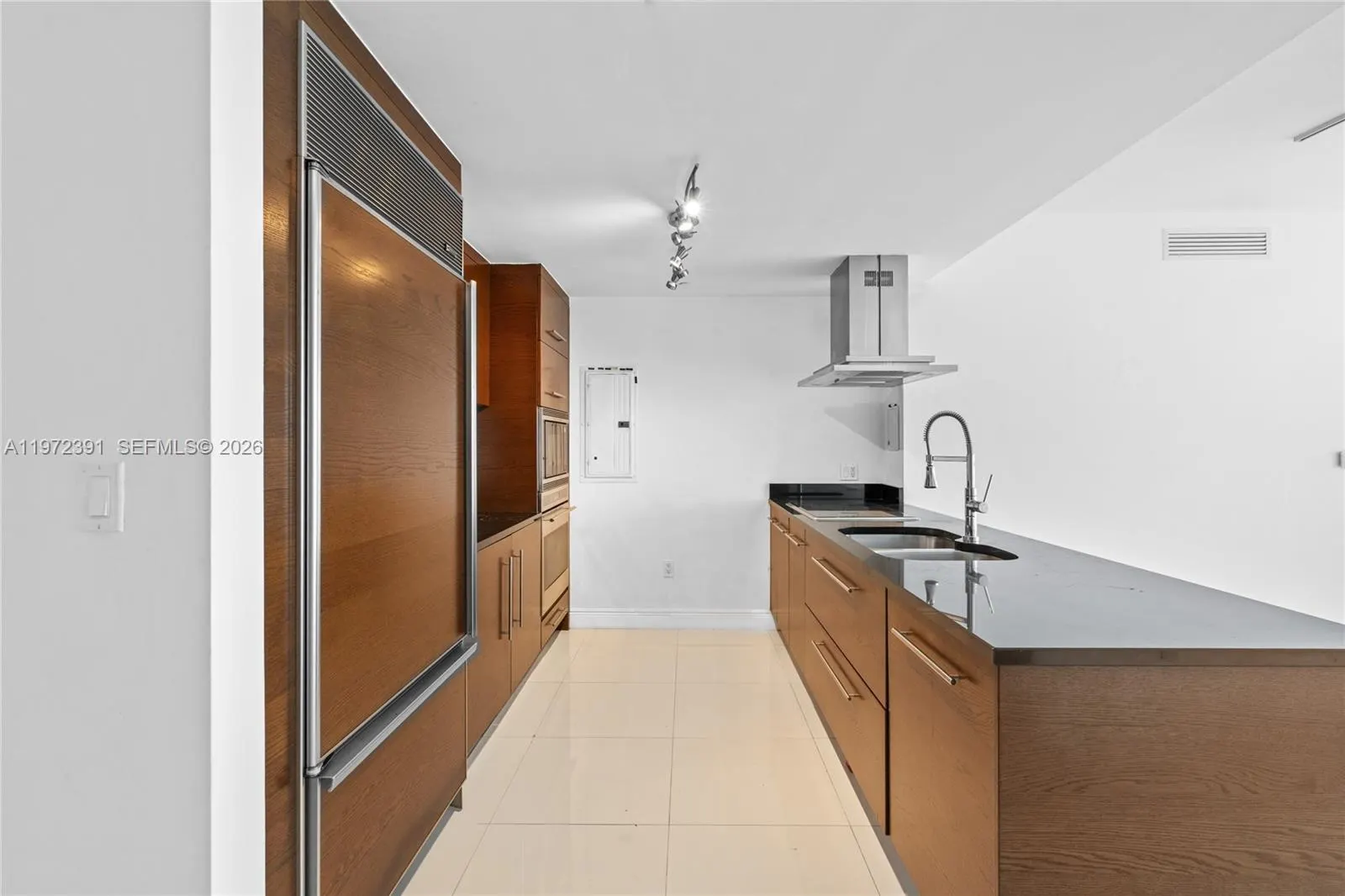 495 Brickell Avenue #4705