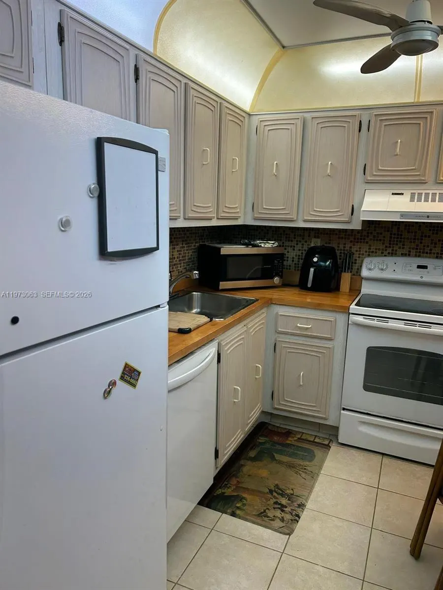 3821 Environ Boulevard #202