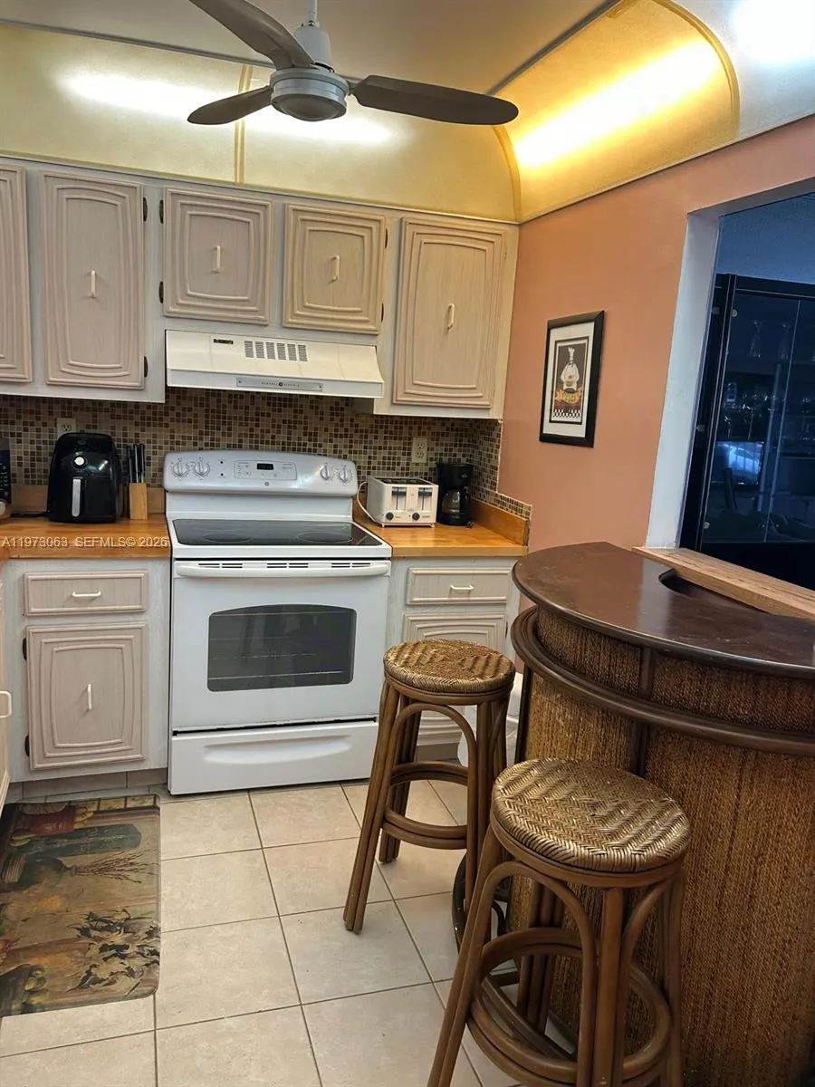 3821 Environ Boulevard #202