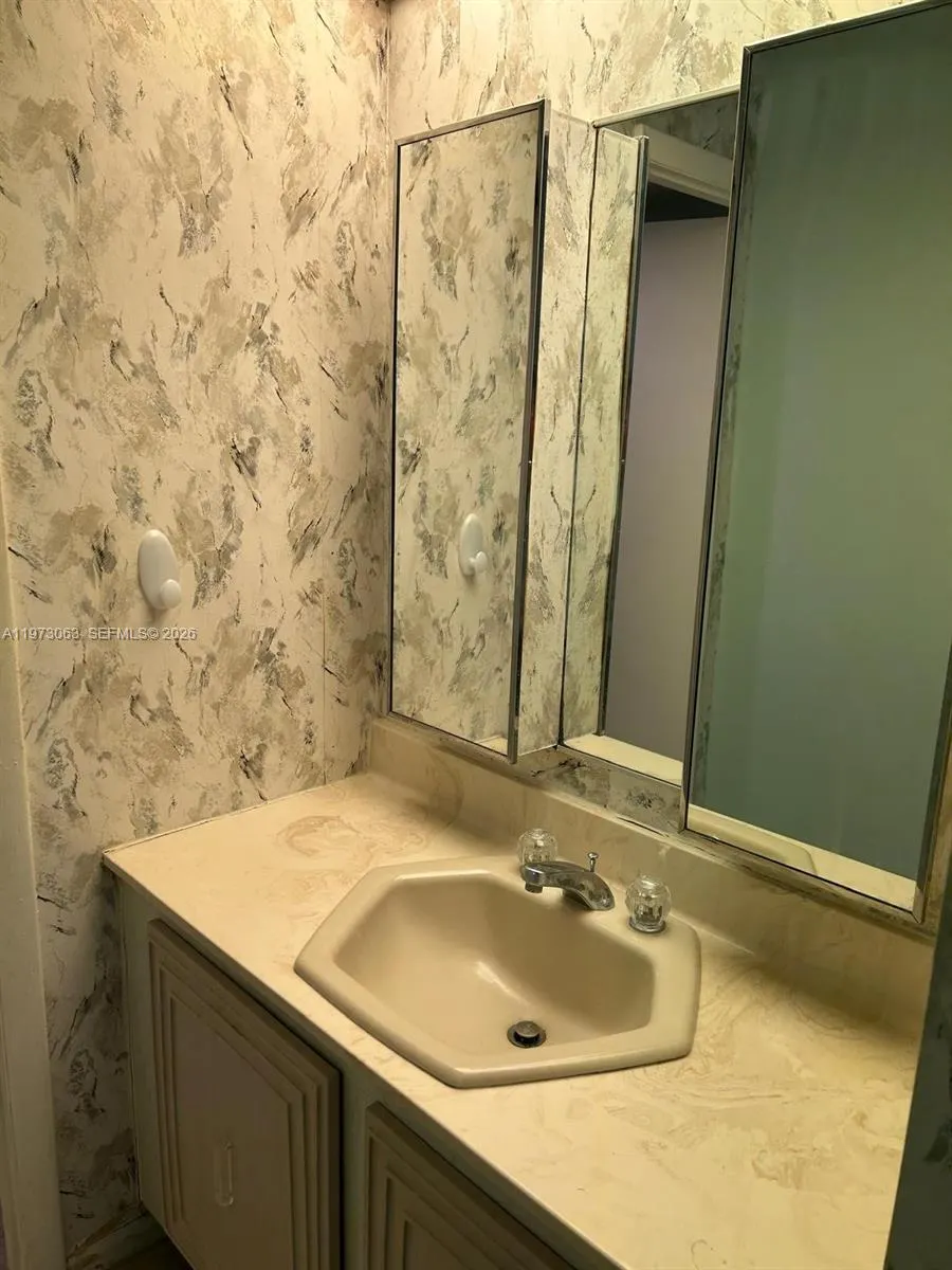 3821 Environ Boulevard #202
