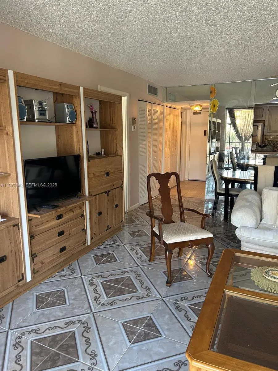 3821 Environ Boulevard #202