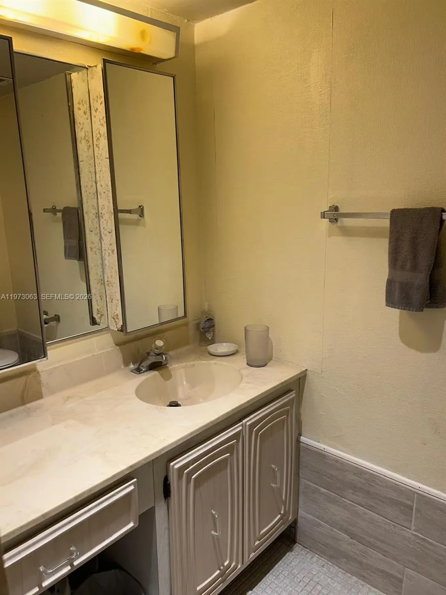 3821 Environ Boulevard #202