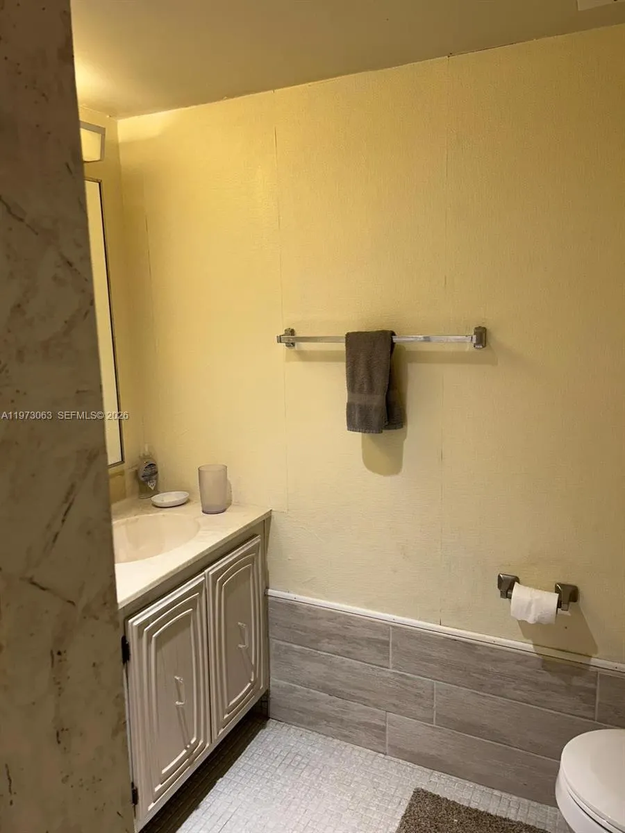 3821 Environ Boulevard #202