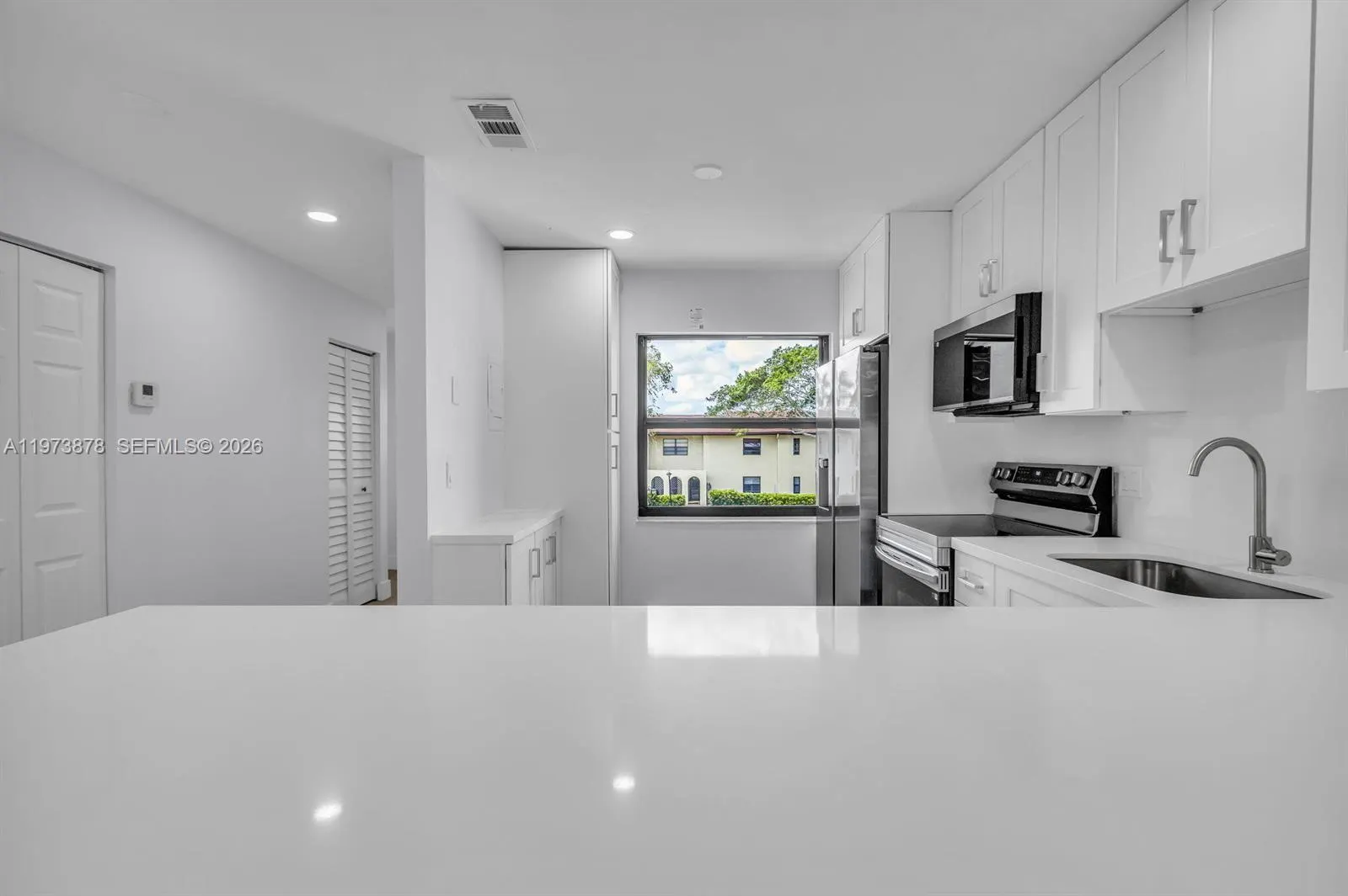 8535 Casa Del Lago #F