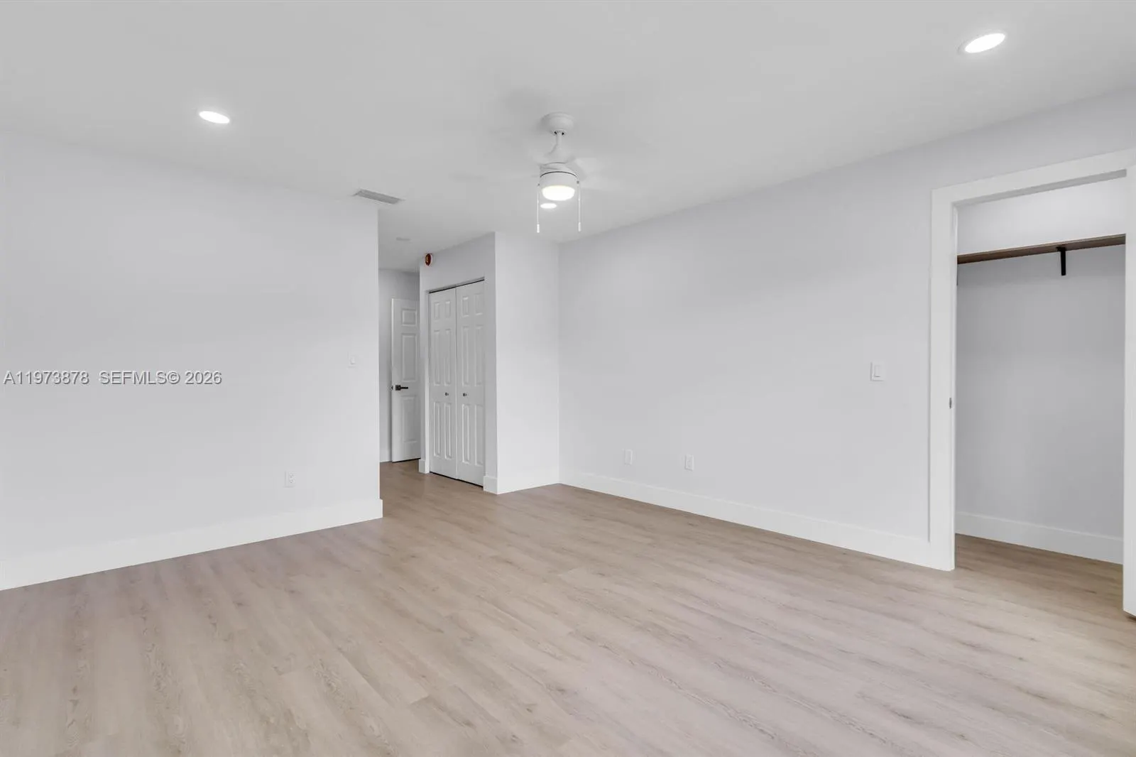 8535 Casa Del Lago #F