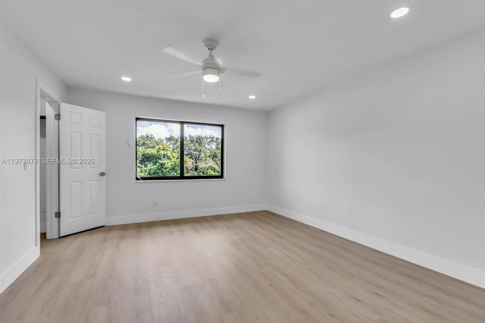 8535 Casa Del Lago #F