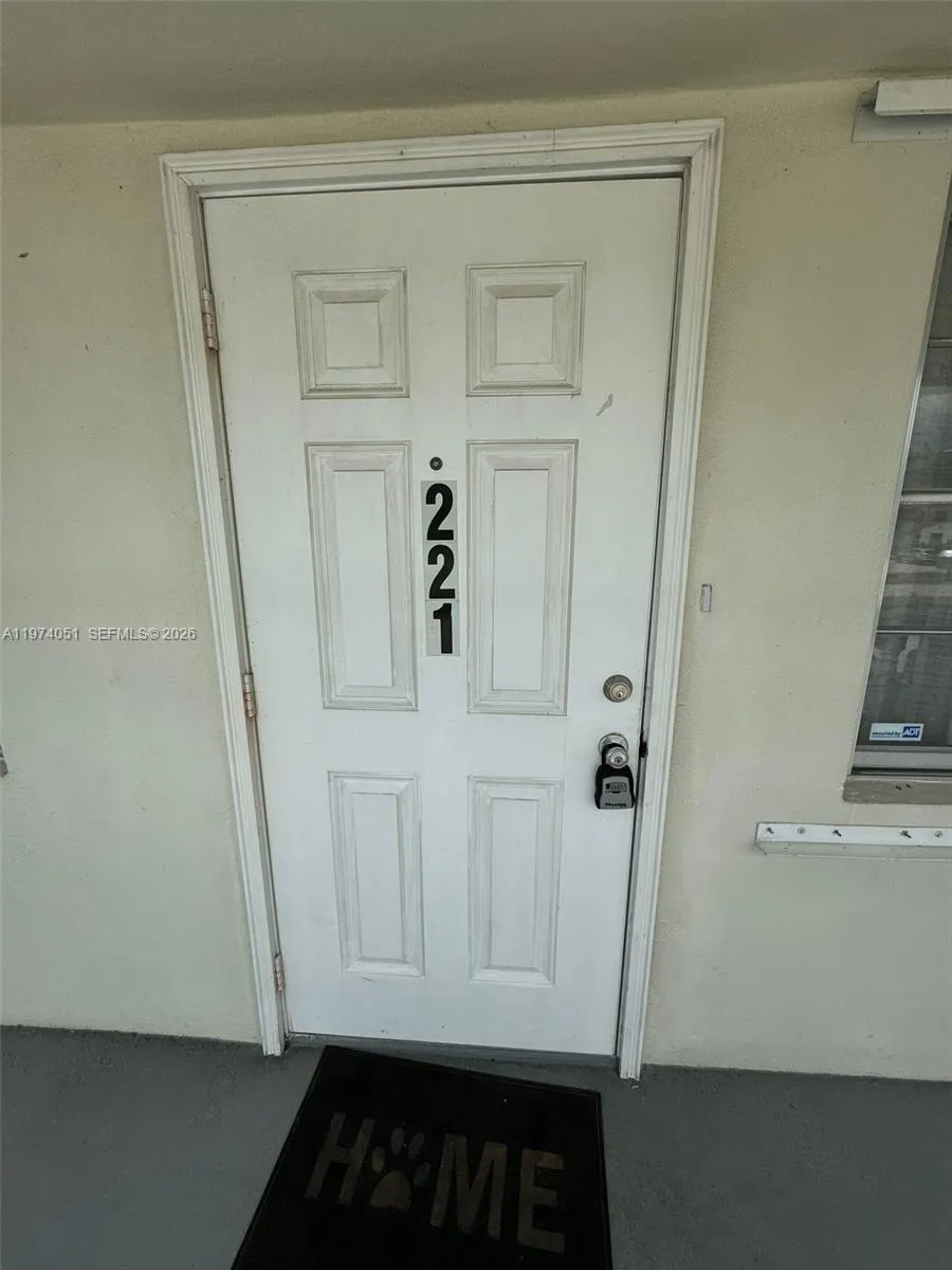 221 Kent M #221