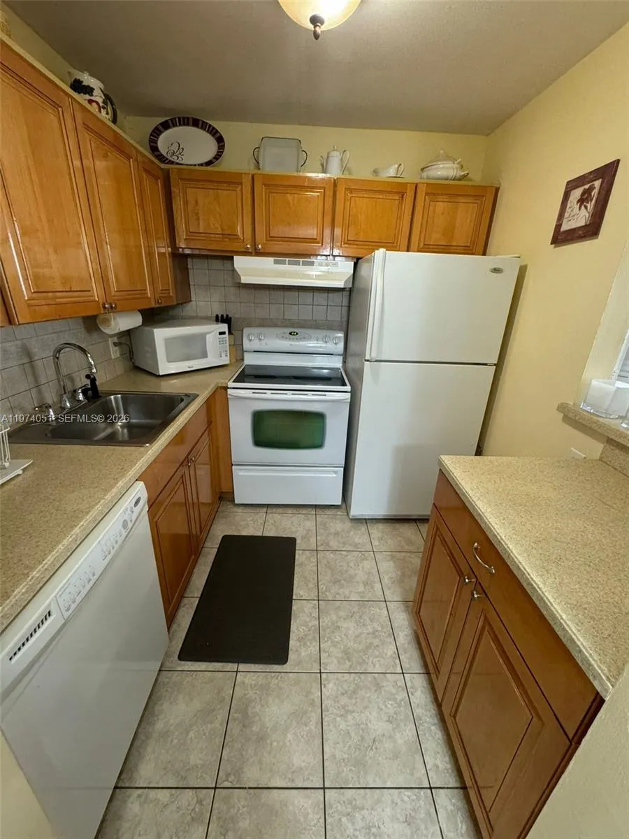 221 Kent M #221