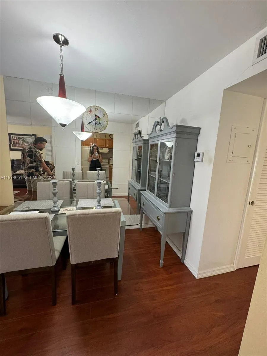 221 Kent M #221