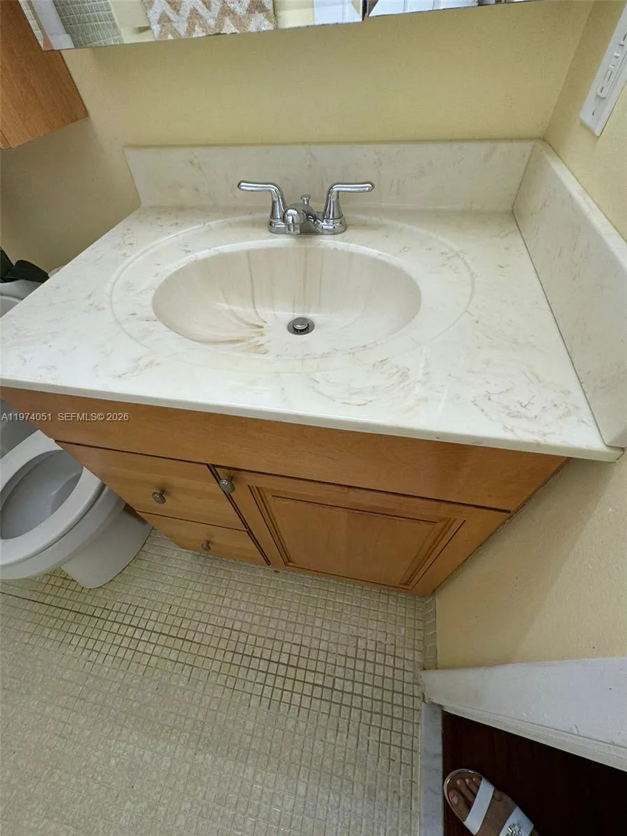 221 Kent M #221