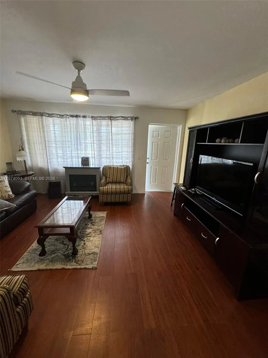 221 Kent M #221