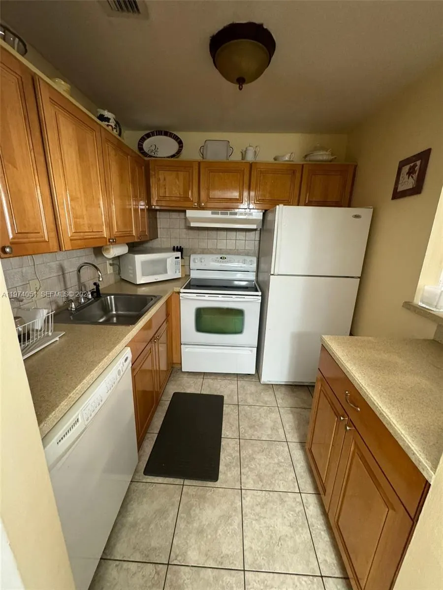 221 Kent M #221