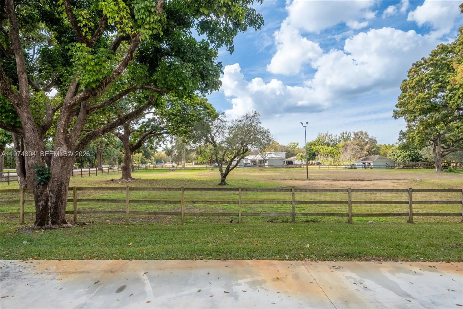 14401 W Palomino Drive