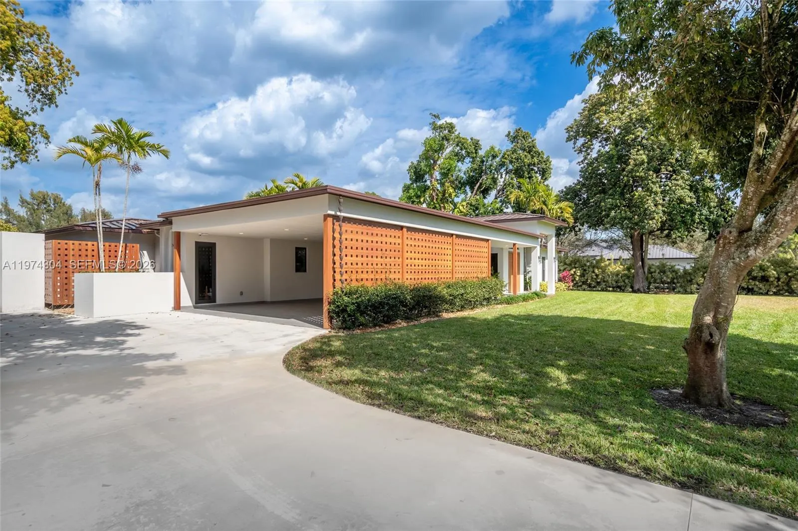 14401 W Palomino Drive
