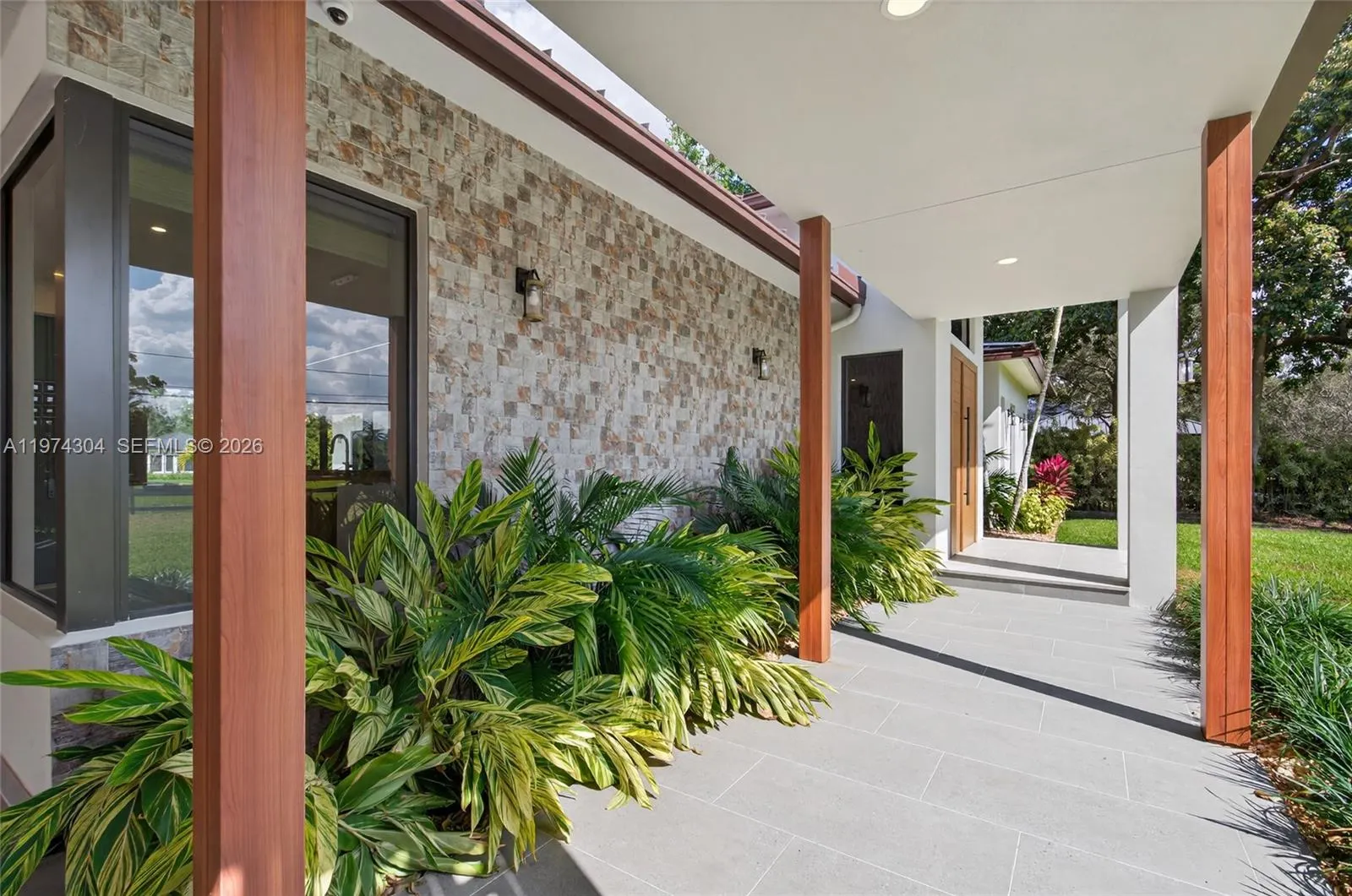 14401 W Palomino Drive
