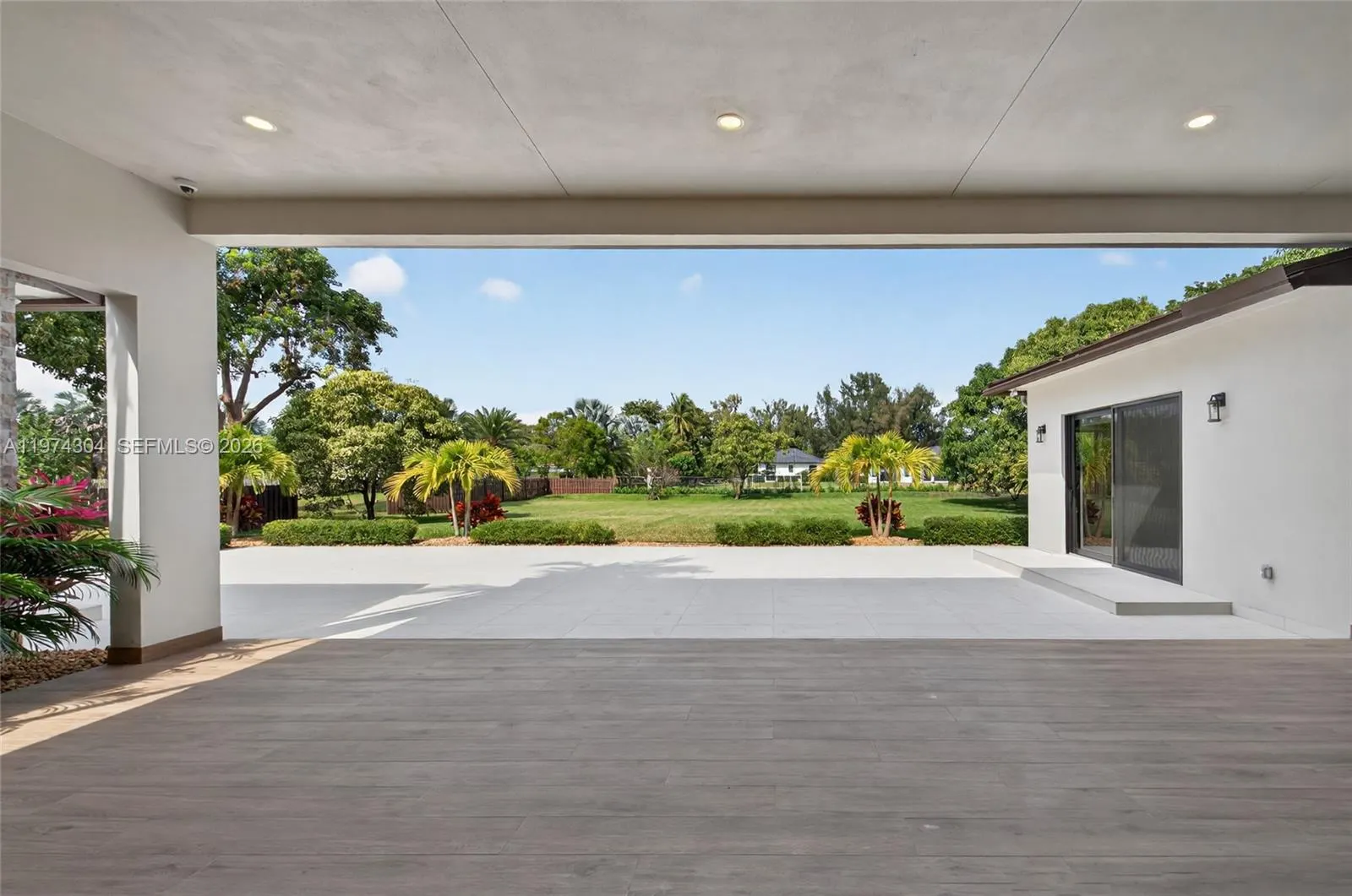 14401 W Palomino Drive