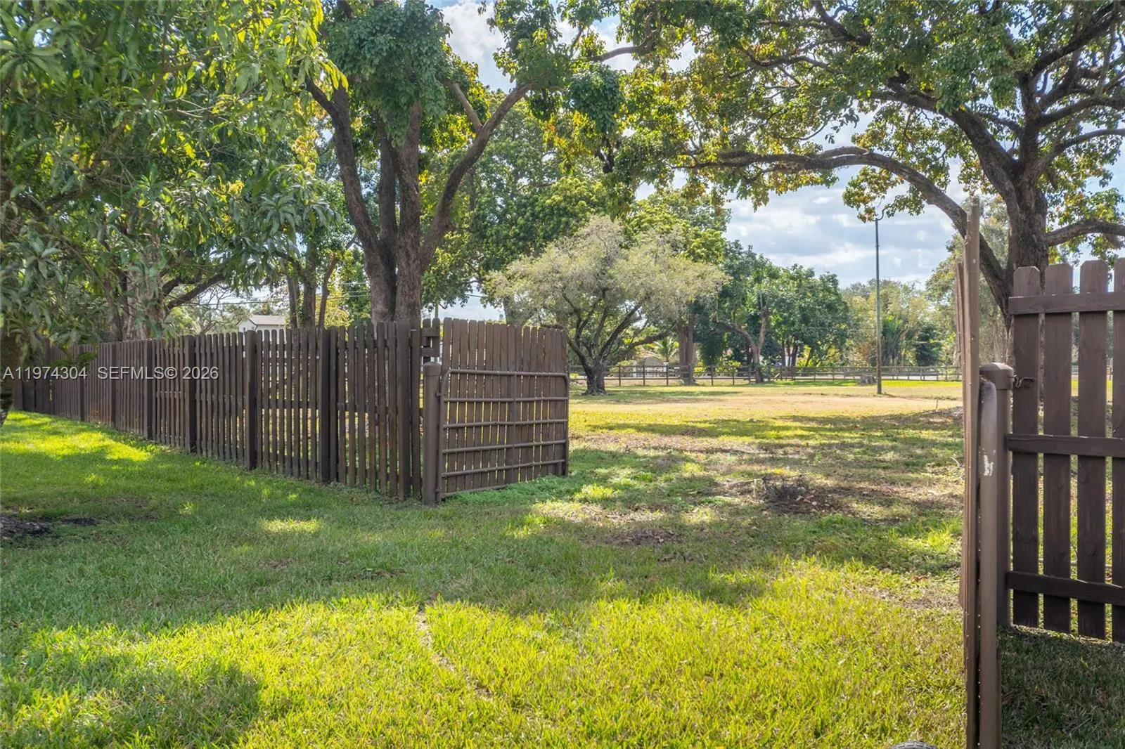 14401 W Palomino Drive
