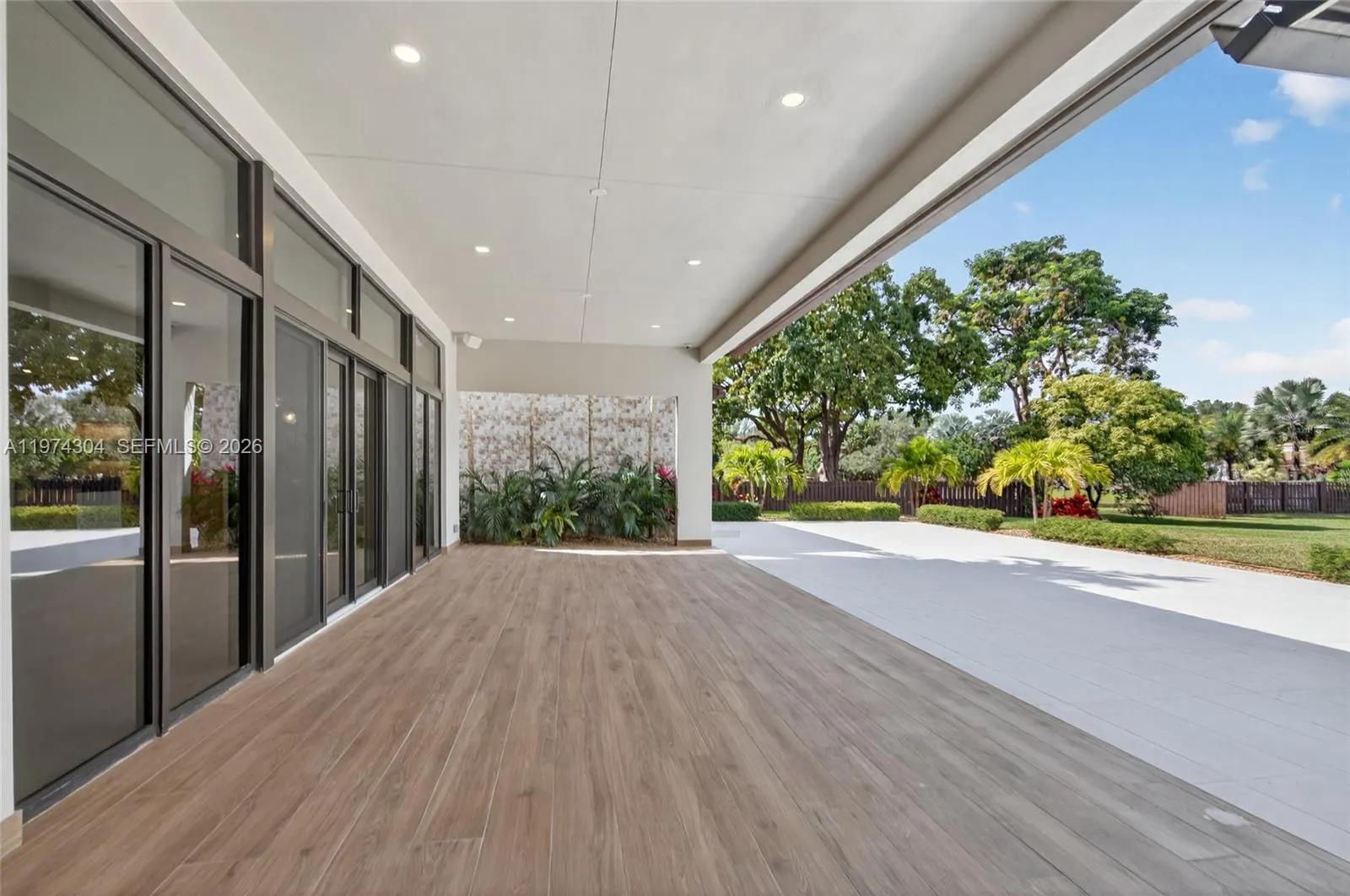 14401 W Palomino Drive