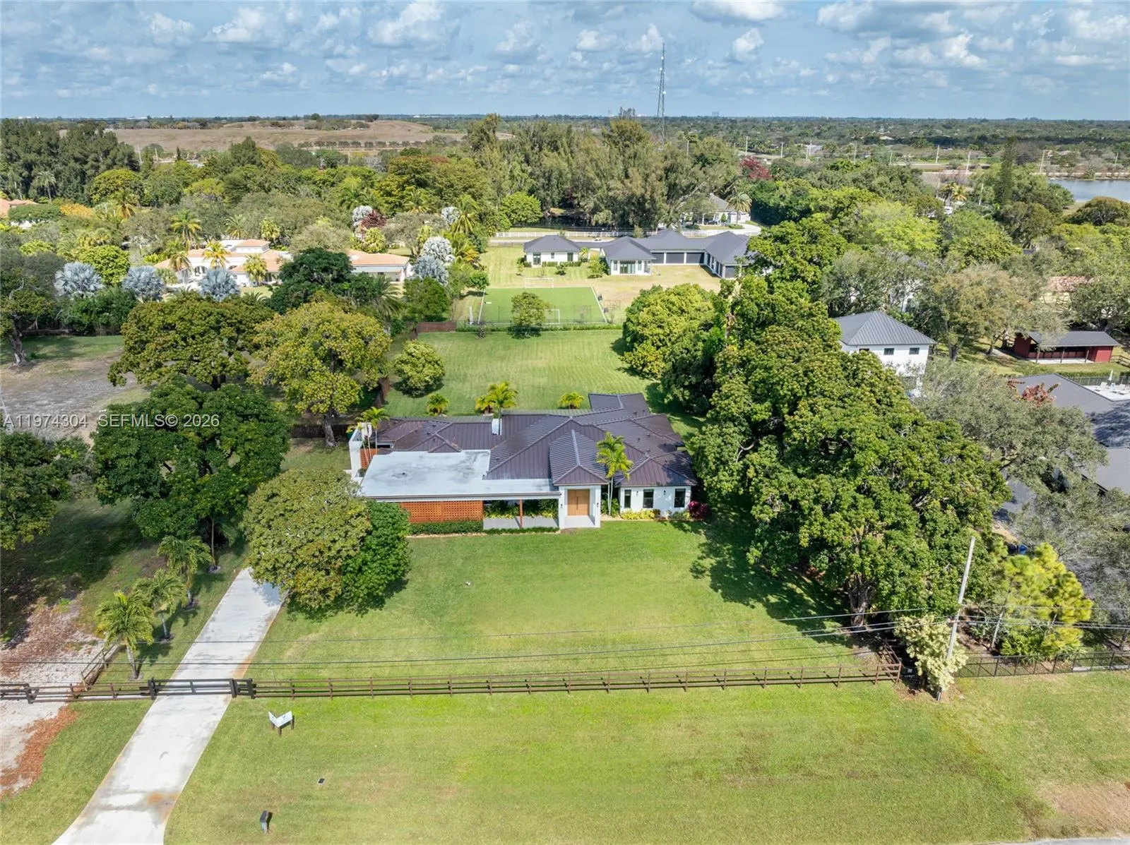 14401 W Palomino Drive