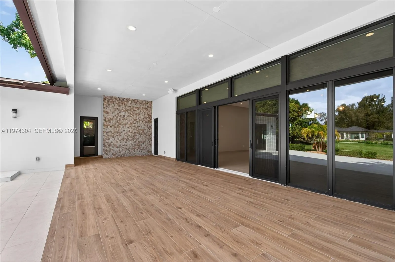 14401 W Palomino Drive