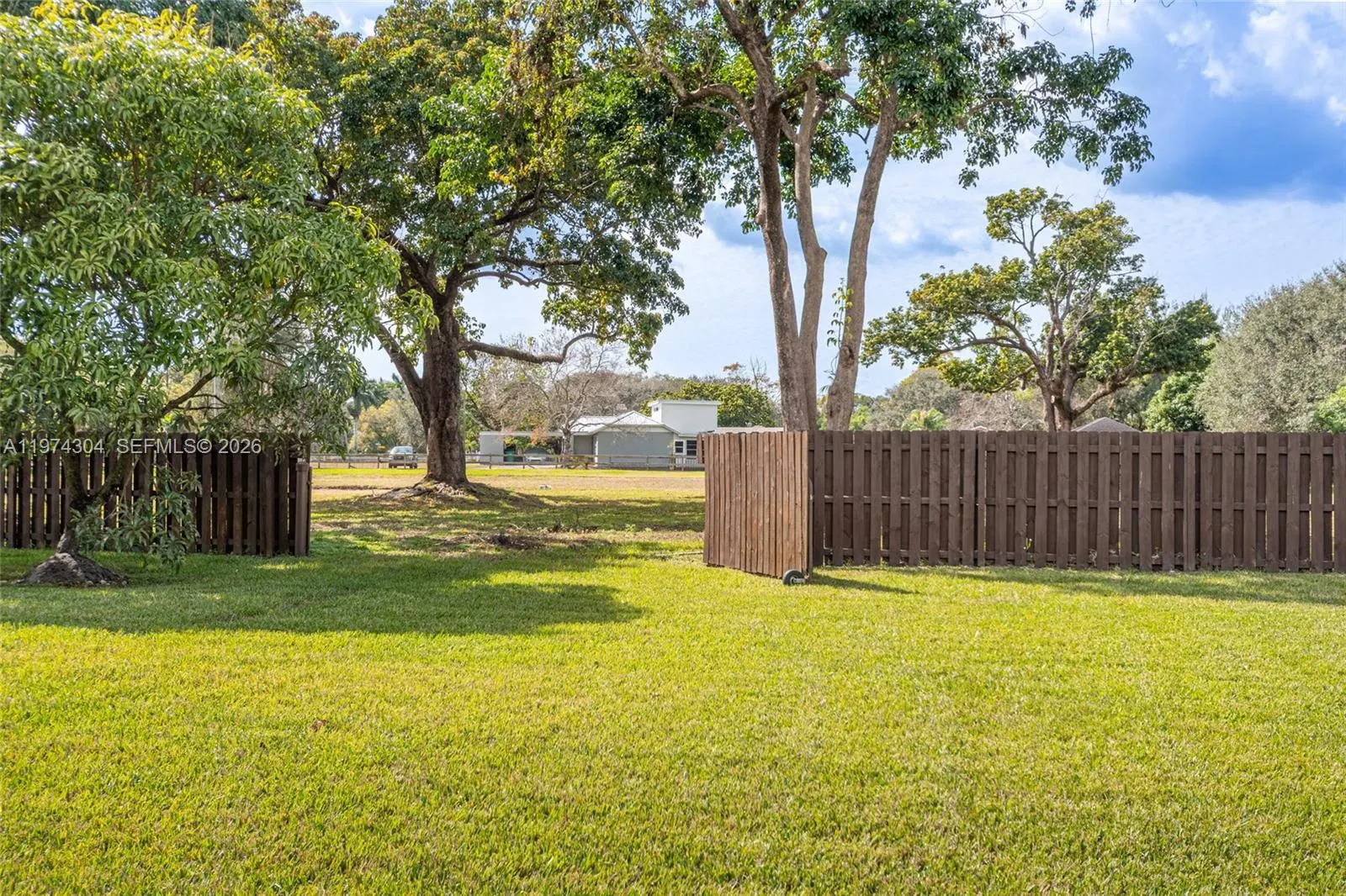 14401 W Palomino Drive