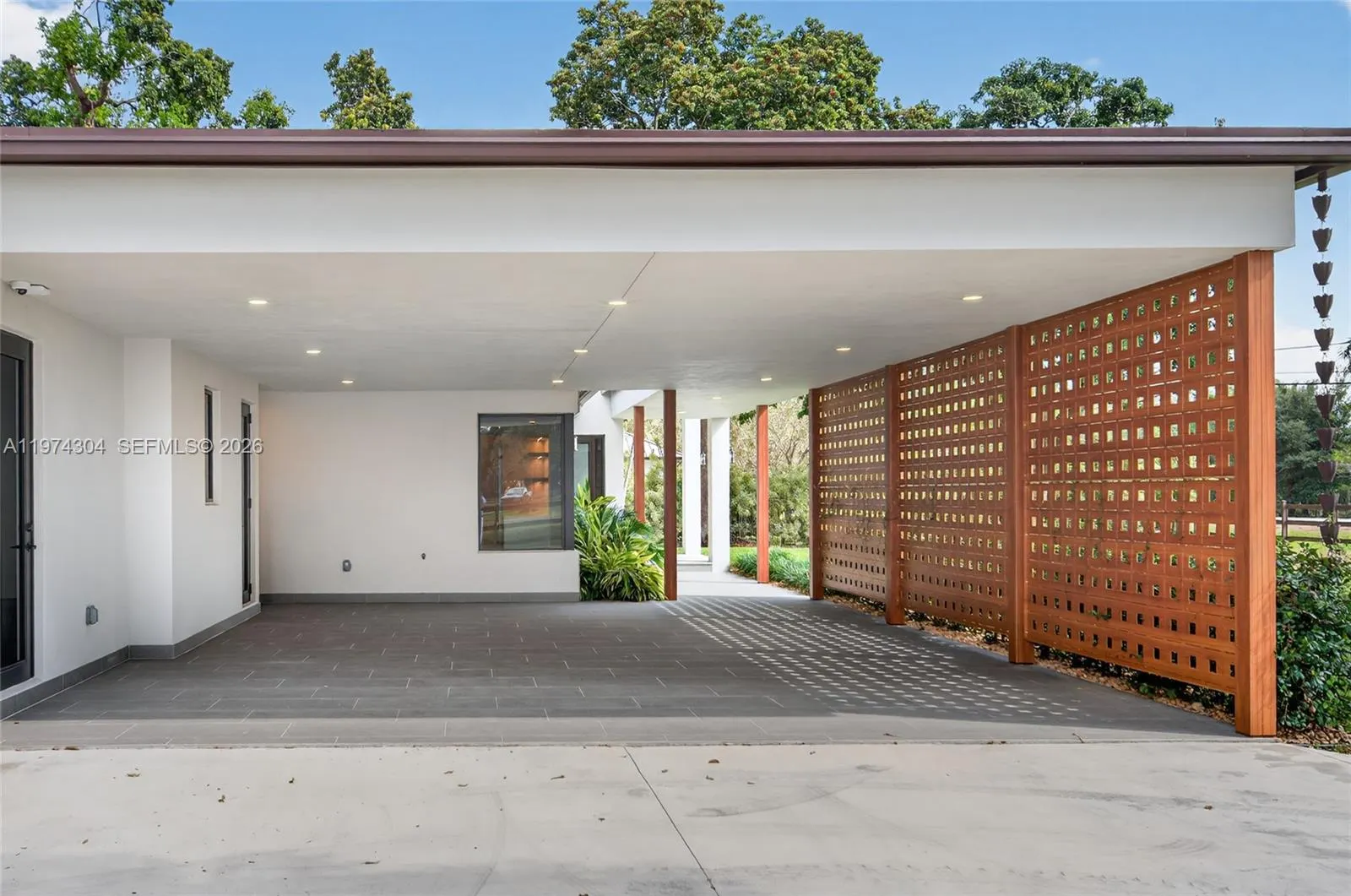 14401 W Palomino Drive