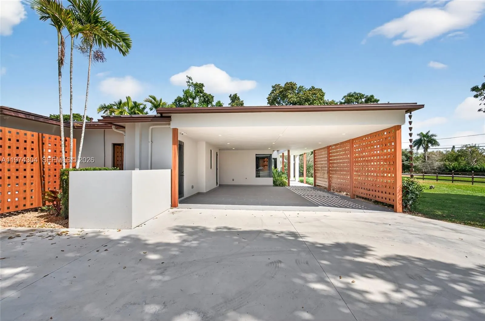 14401 W Palomino Drive