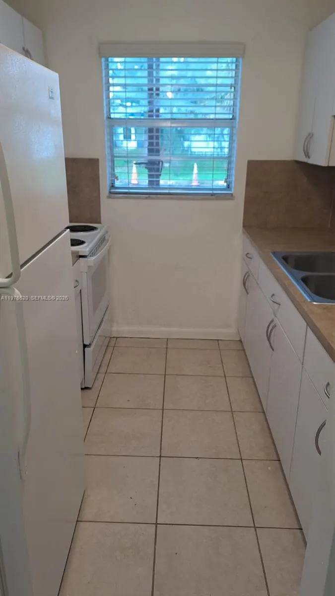 3265 Griffin Road #104